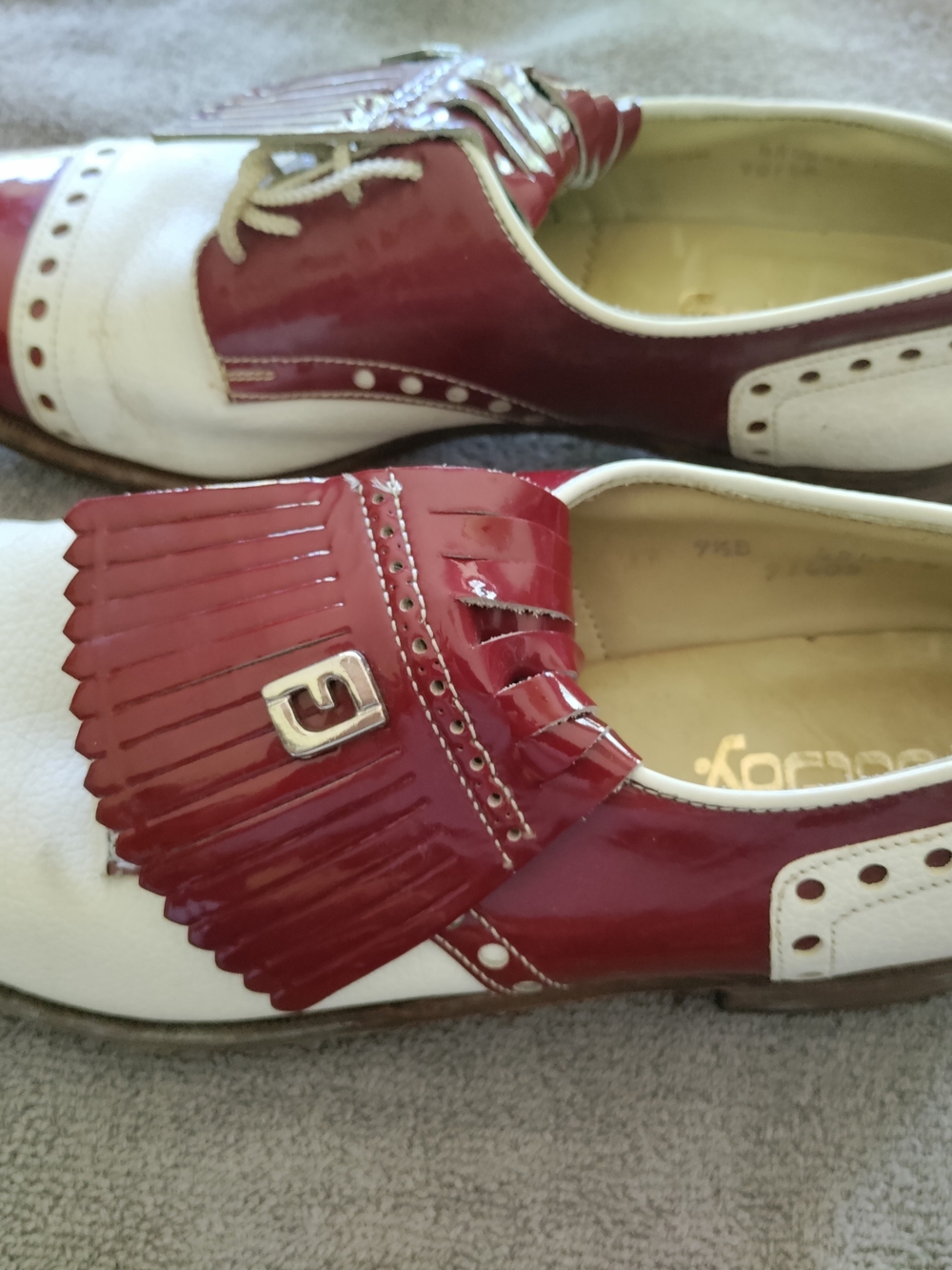 Golfing Vintage Footjoy Two-Tone Red and White Women's 9.5 Fringe Shoes - Picture 2 of 4